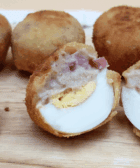 Huevos rellenos con bechamel de jamón