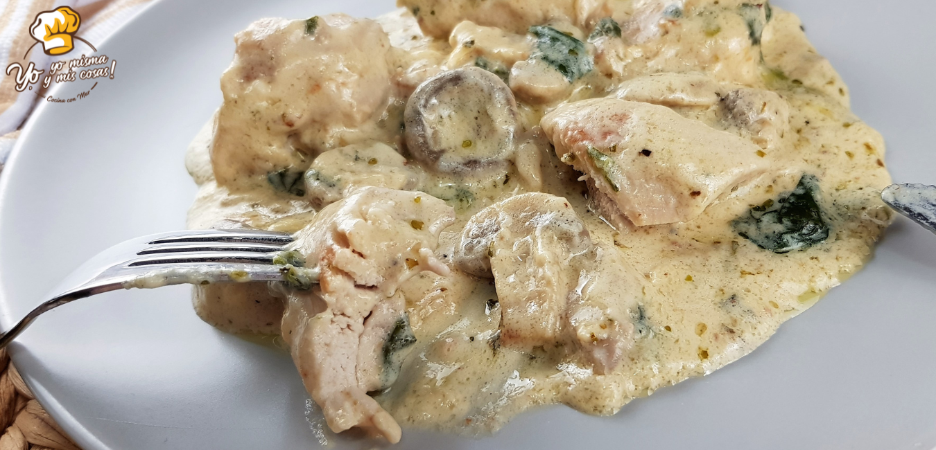 Pollo con espinacas y champiñones en salsa cremosa 