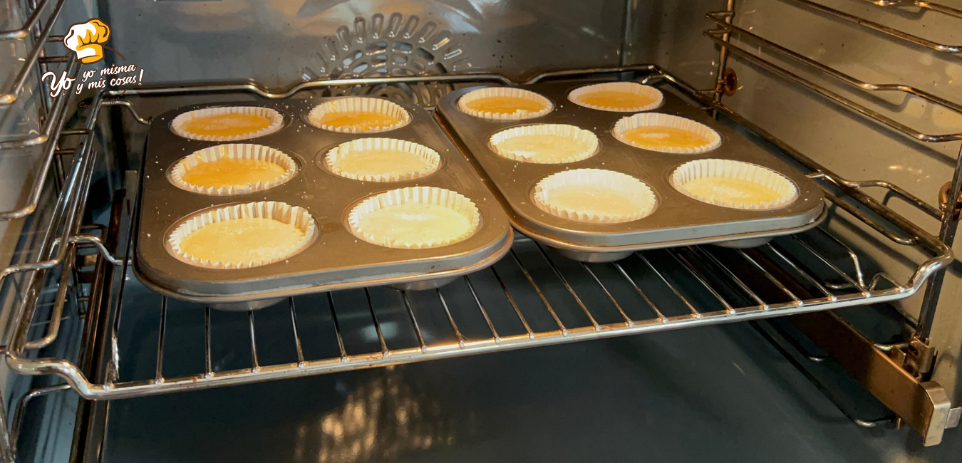 magdalenas caseras con jugo de naranjas