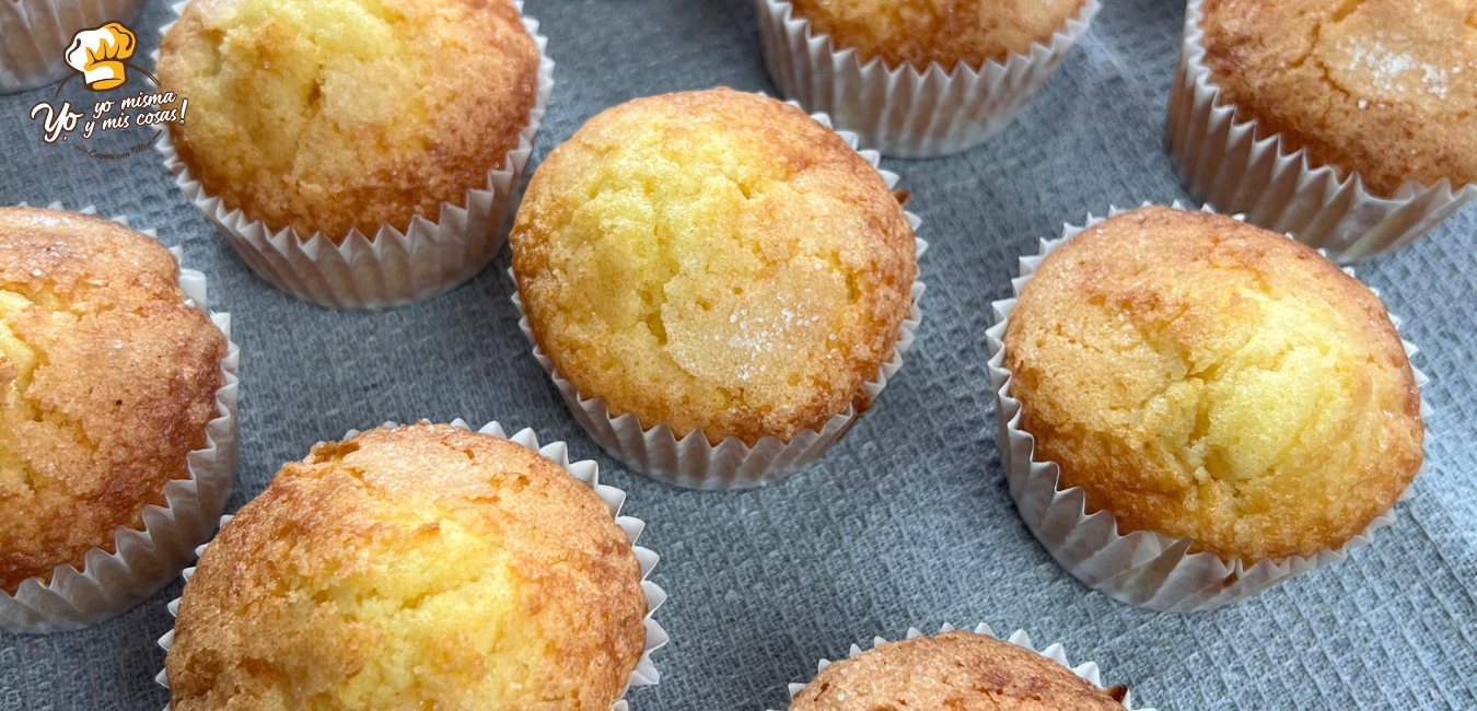 magdalenas caseras con jugo de naranjas