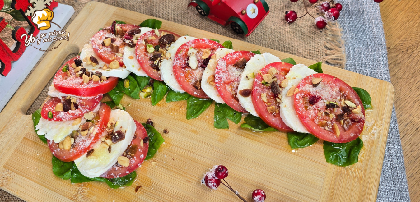 Ensalada en Forma de Bastón Navideño