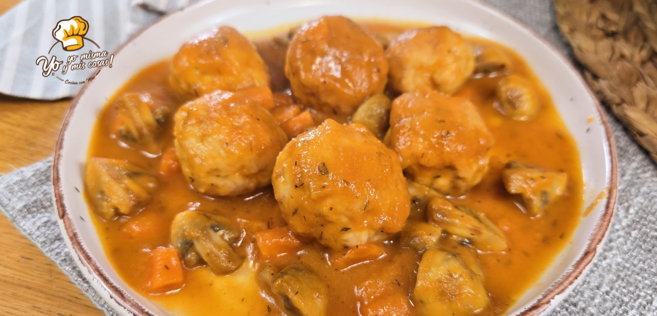 albóndigas de pollo en salsa